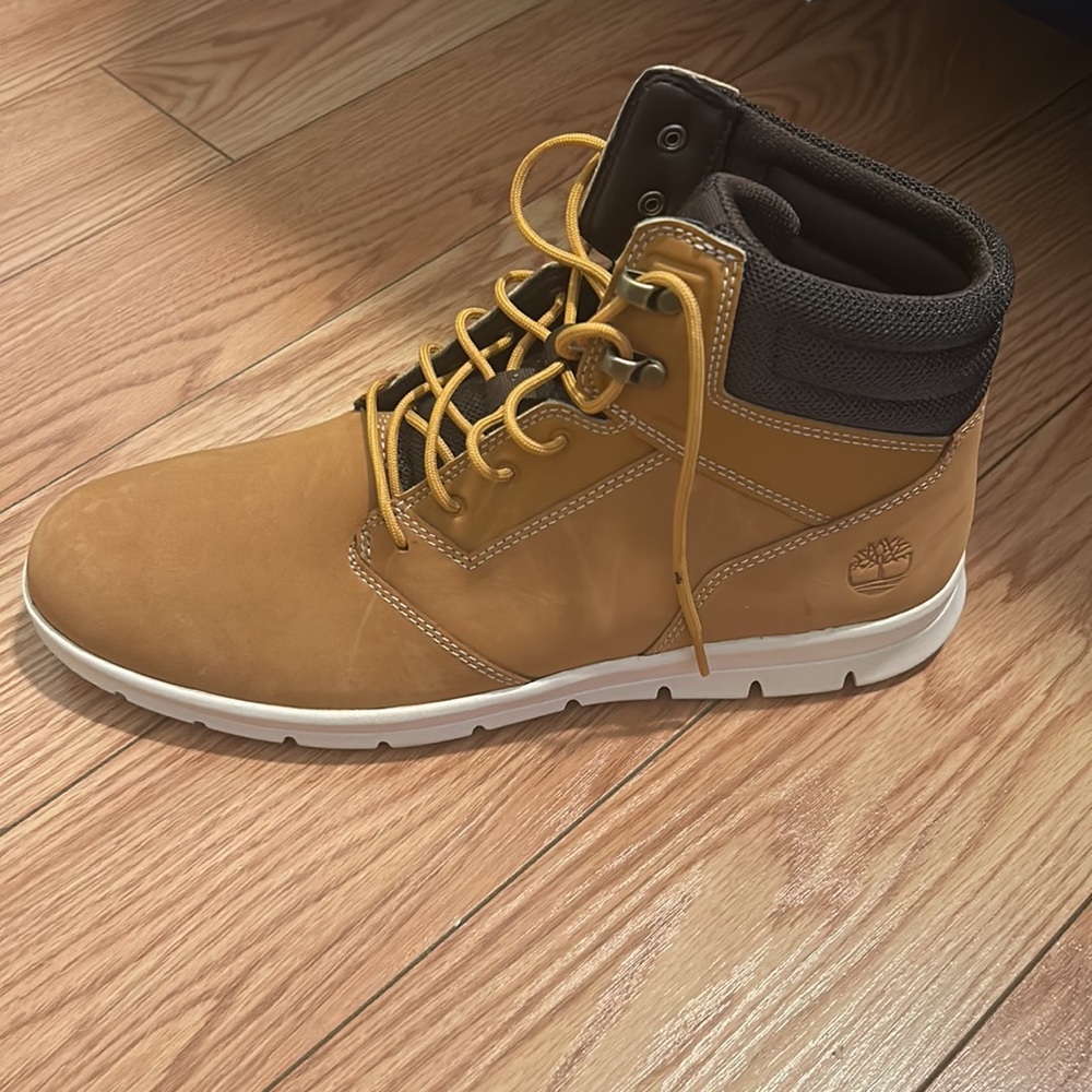Timberland Boots - Picture 3 of 4